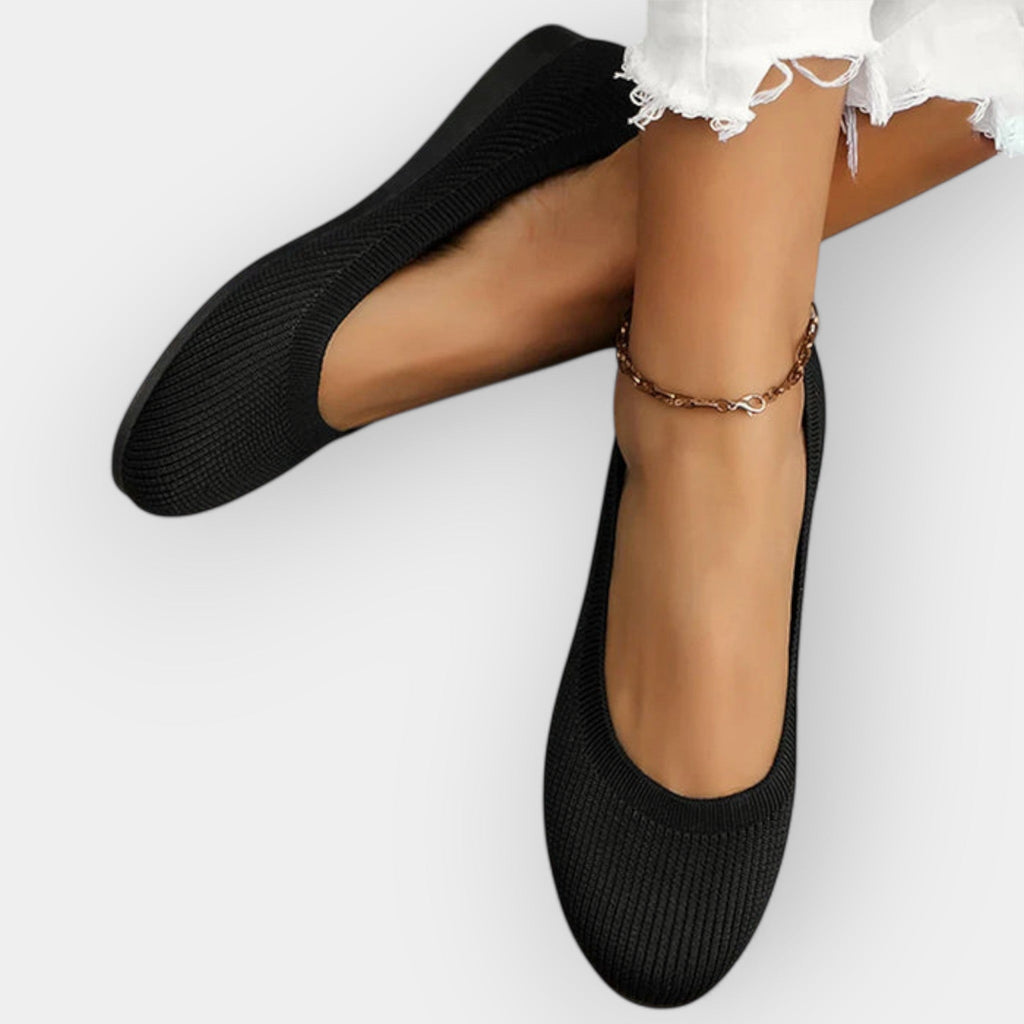 Simple sandals with elegant style