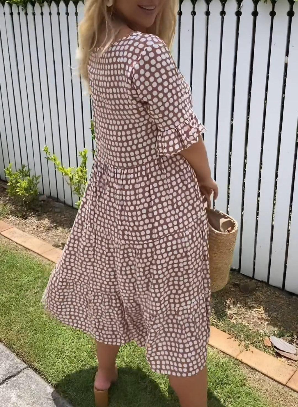 ZORA | MIDI DRESS WITH SHORT SLEEVES IN SAND