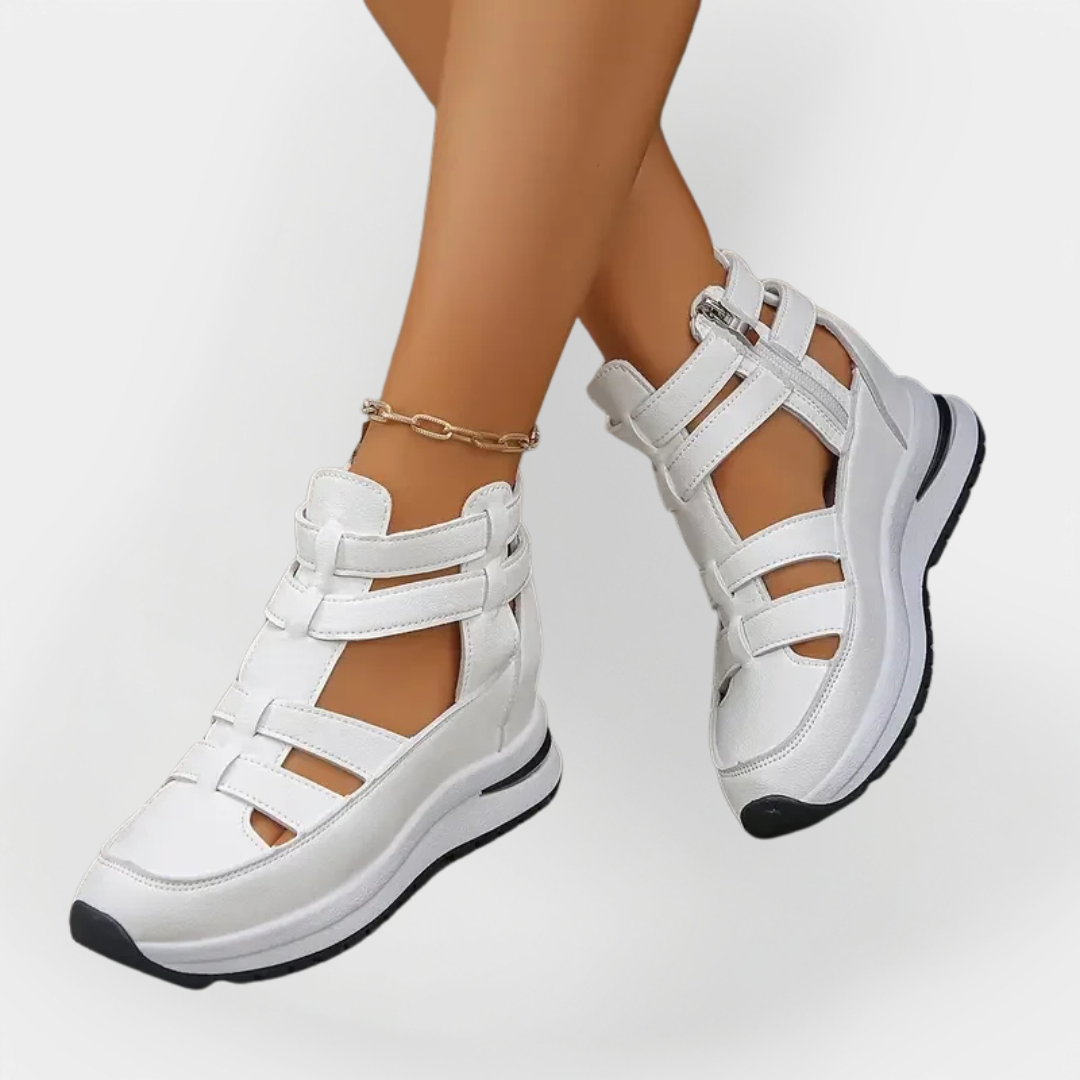 Elegant Summer Sandals with Heel and Side Closure