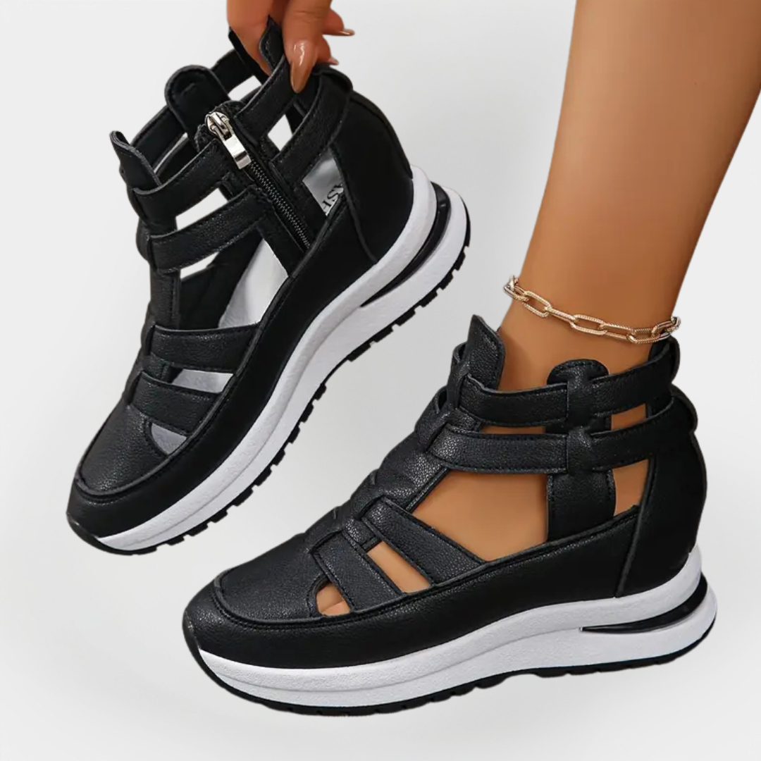Elegant Summer Sandals with Heel and Side Closure