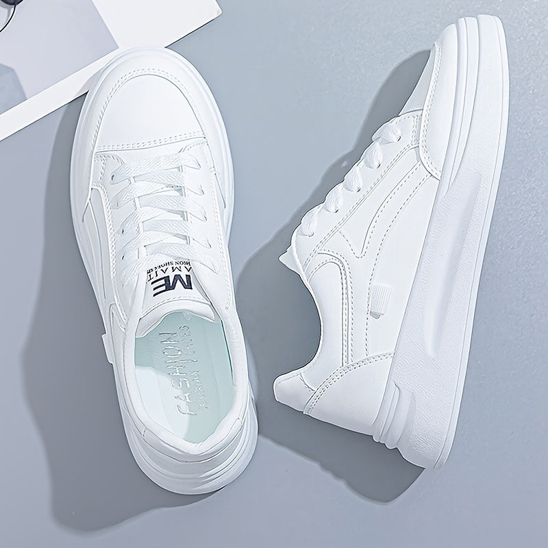 Chic white sneakers with light comfort