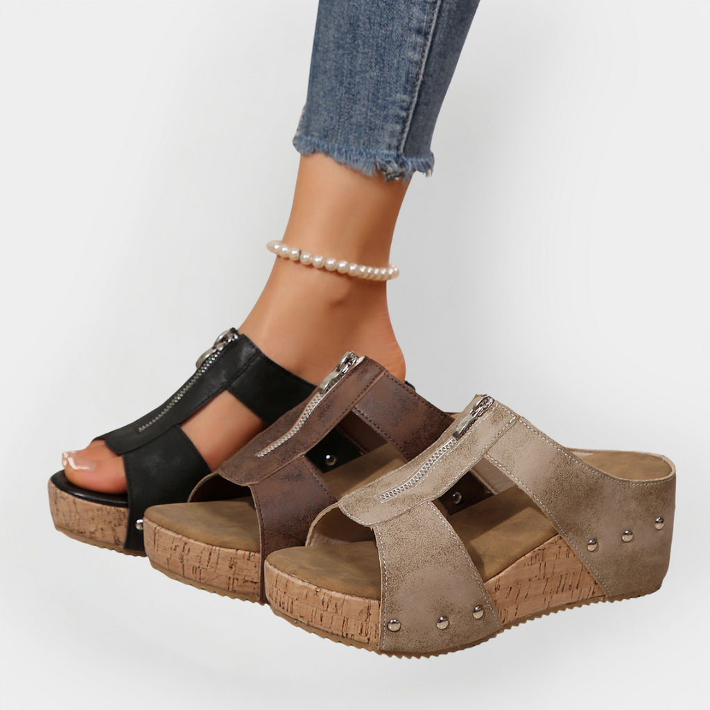 Comfortable Sandals with Heel and Fastening