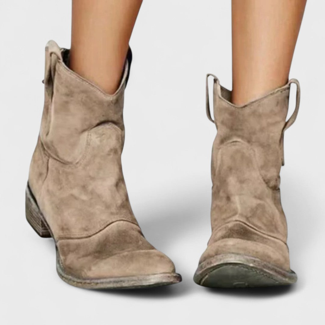 Carlotta - Timeless Elegant Ankle Boots