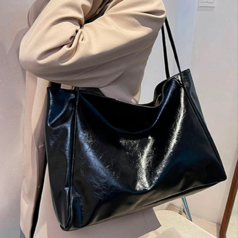 Patricia™ | Shiny Leather Handbag