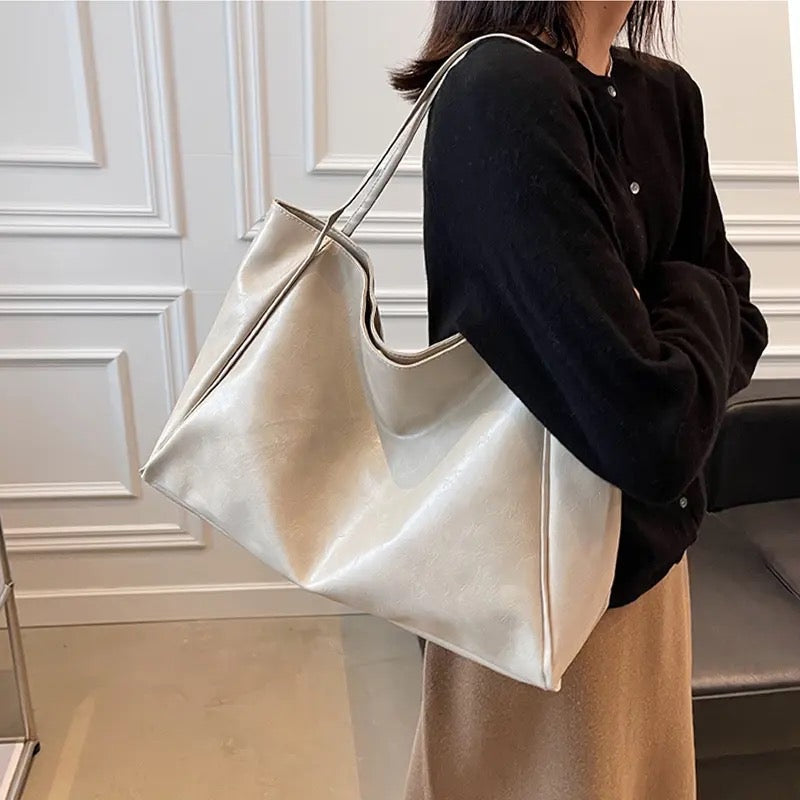 Patricia™ | Shiny Leather Handbag