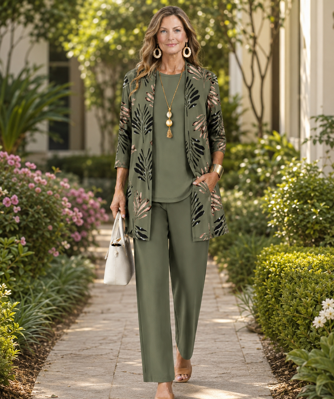 MODERN THREE-PIECE SET FOR WOMEN