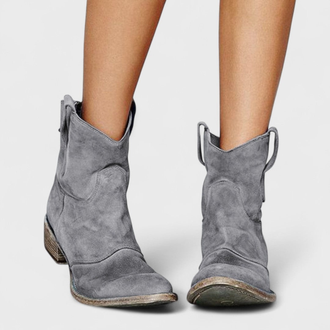 Carlotta - Timeless Elegant Ankle Boots