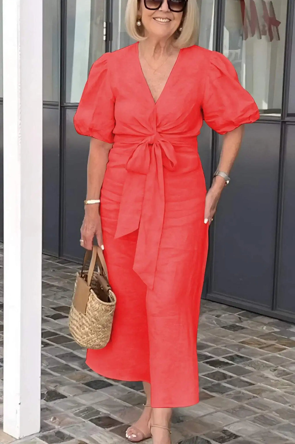 LYNORA | ELEGANT MIDI DRESS WITH V-NECK