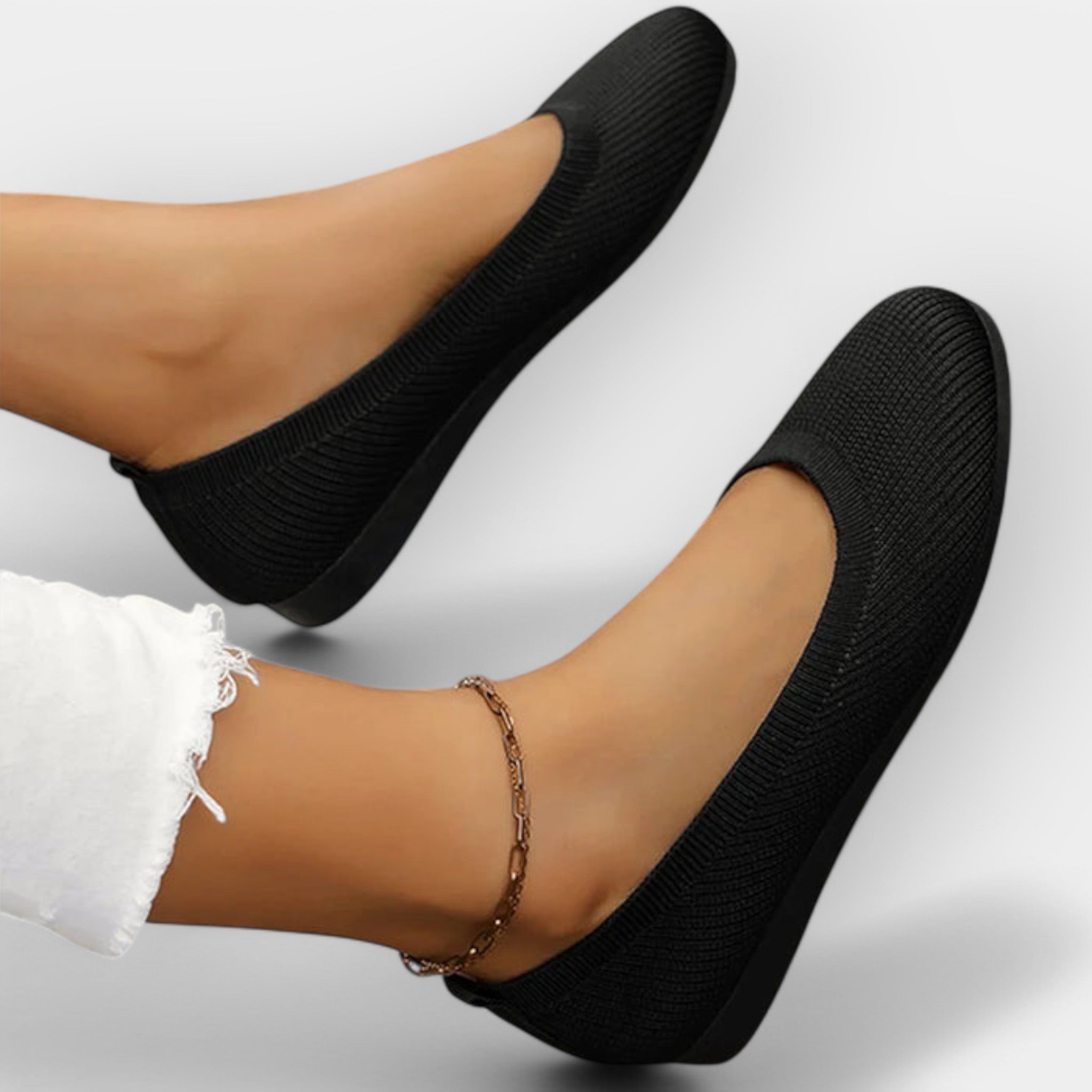 Simple sandals with elegant style