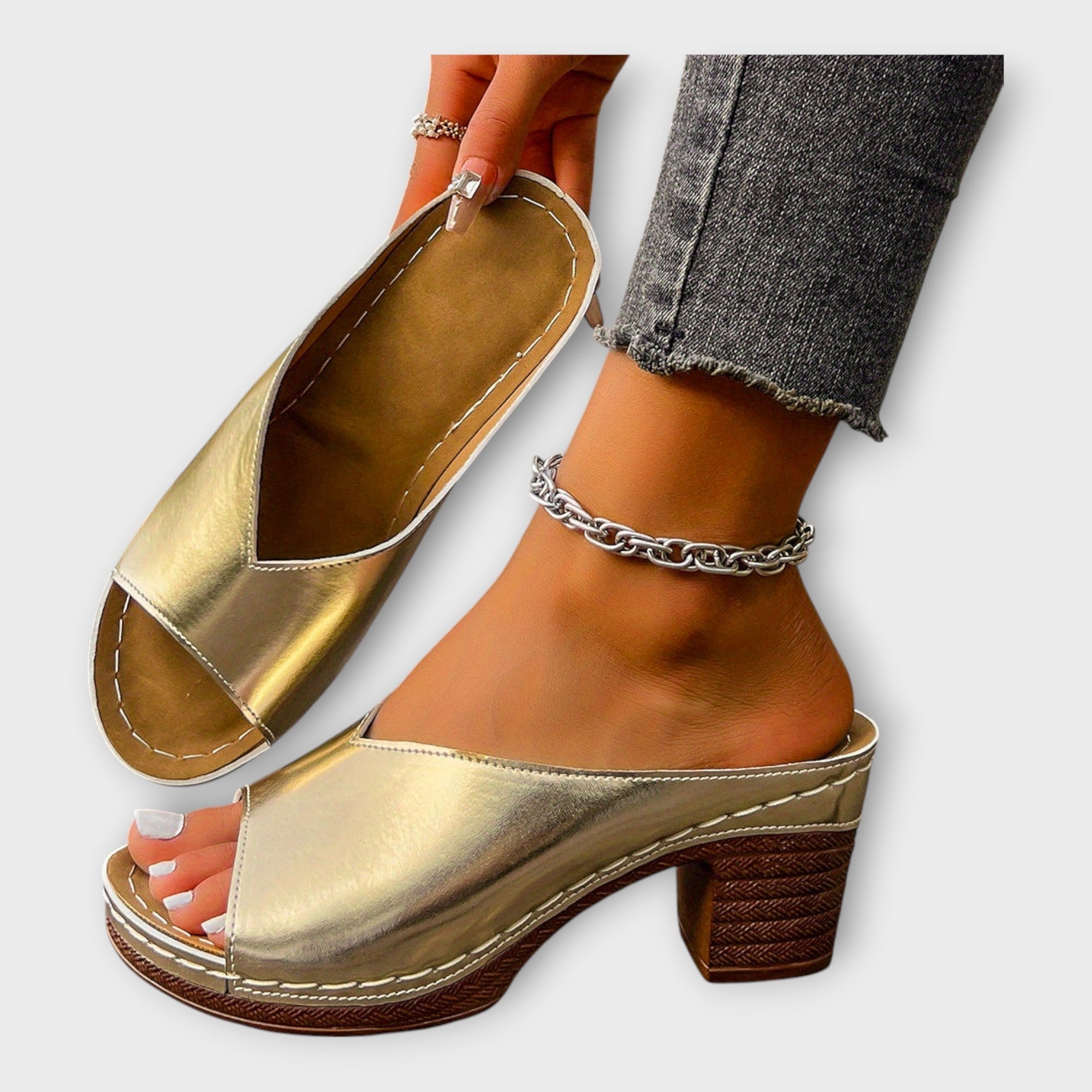 Sandals with Thick Sole and Open Heel Area