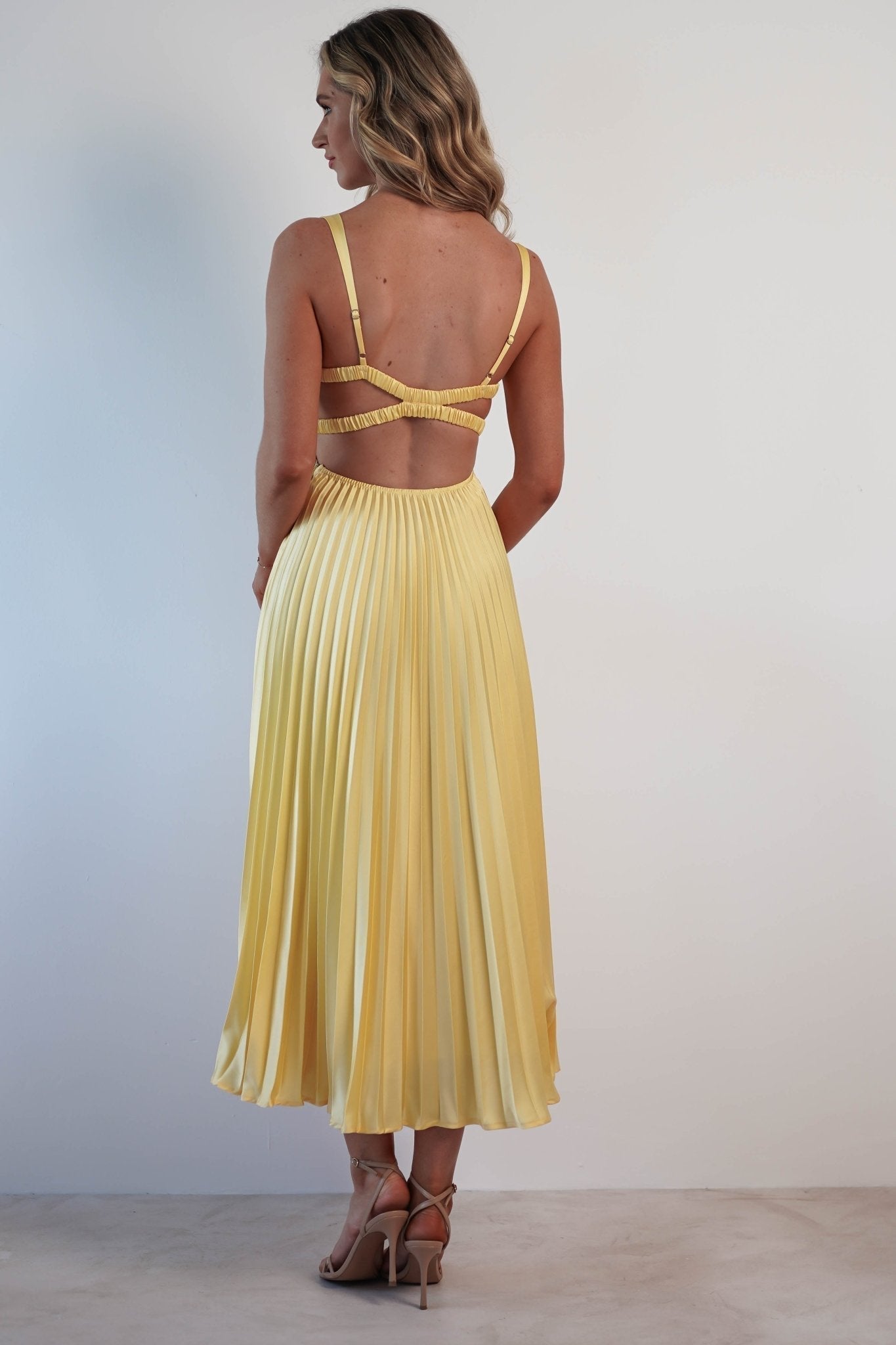 MALKA | Stylish Maxi Dress with Delicate Fall