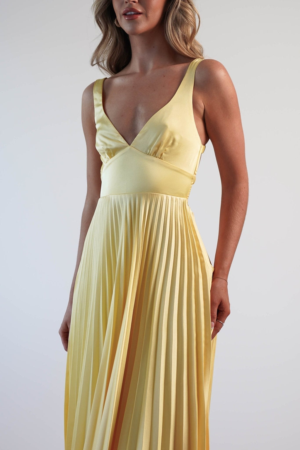 MALKA | Stylish Maxi Dress with Delicate Fall