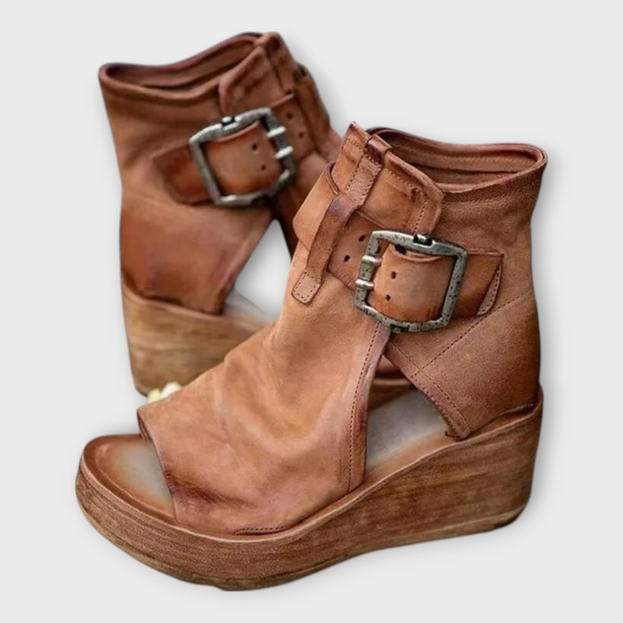 Platform sandals with open toe and straps