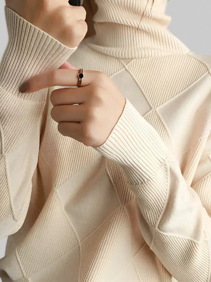 Eliana – Soft Cashmere High-Neck Jumper