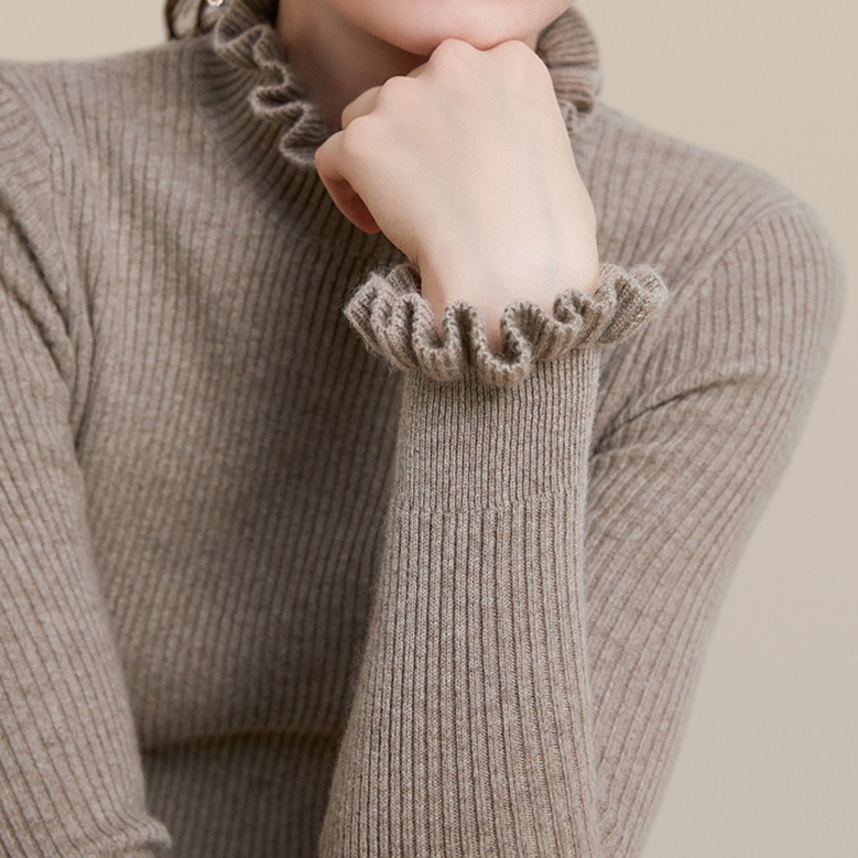 Hollie – Classic Cashmere Roll-Neck Jumper