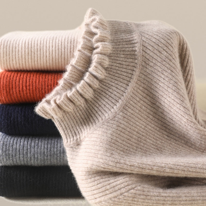 Hollie – Classic Cashmere Roll-Neck Jumper