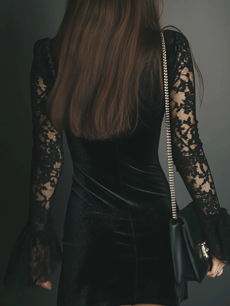 Ladies' Mini Dress with Long Sleeves