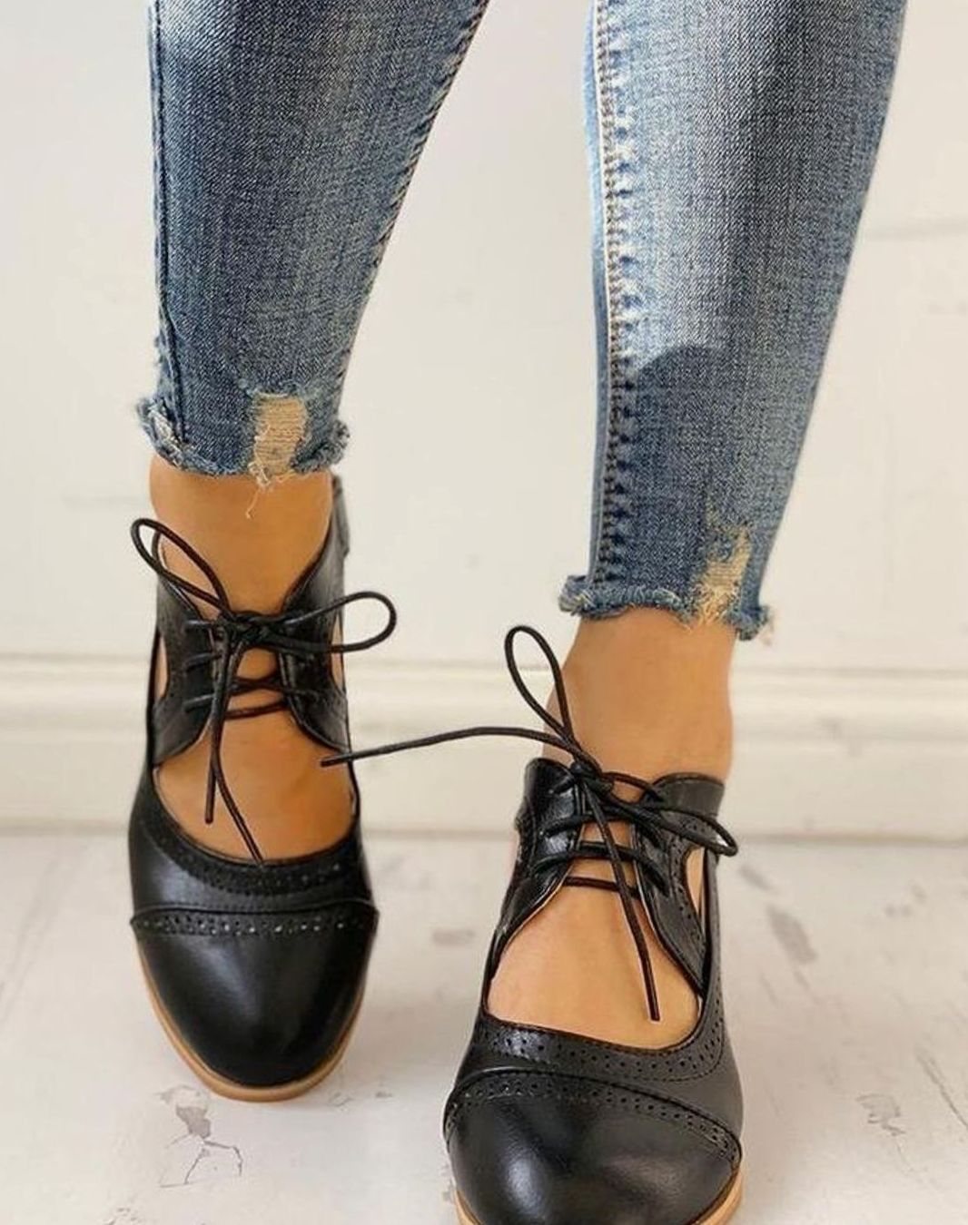 Victoria | Women's Vintage Lace-Up Block Heel T-Strap Shoes